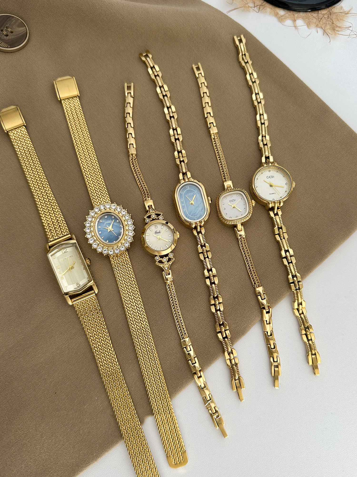 Luxury Watch Collection - Vintage Gold Women's Watch Collection Retro