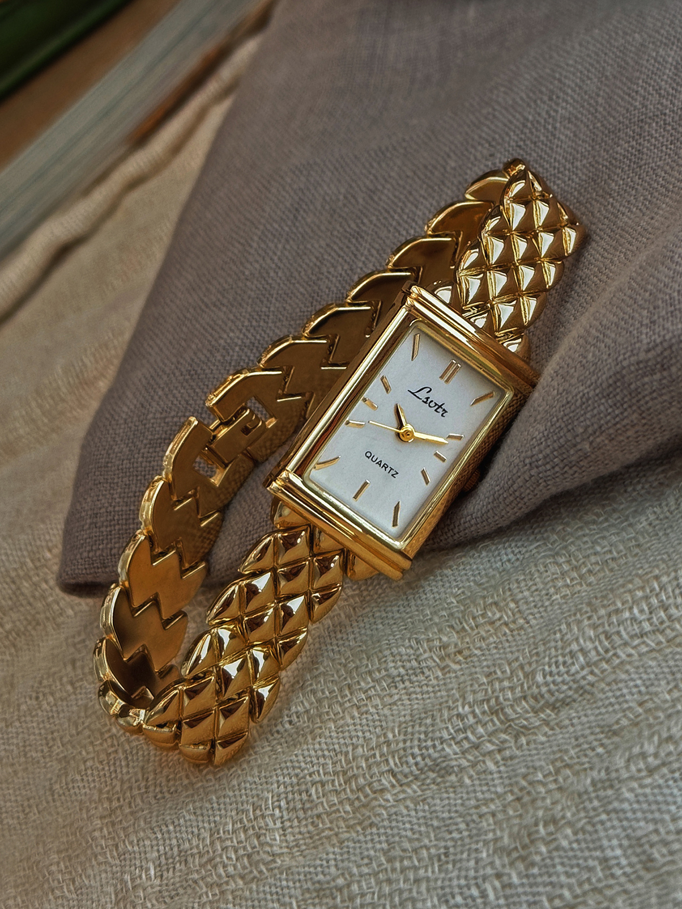 1 New Gold-Colored French High - Luxury Watch Life recensie en prijs