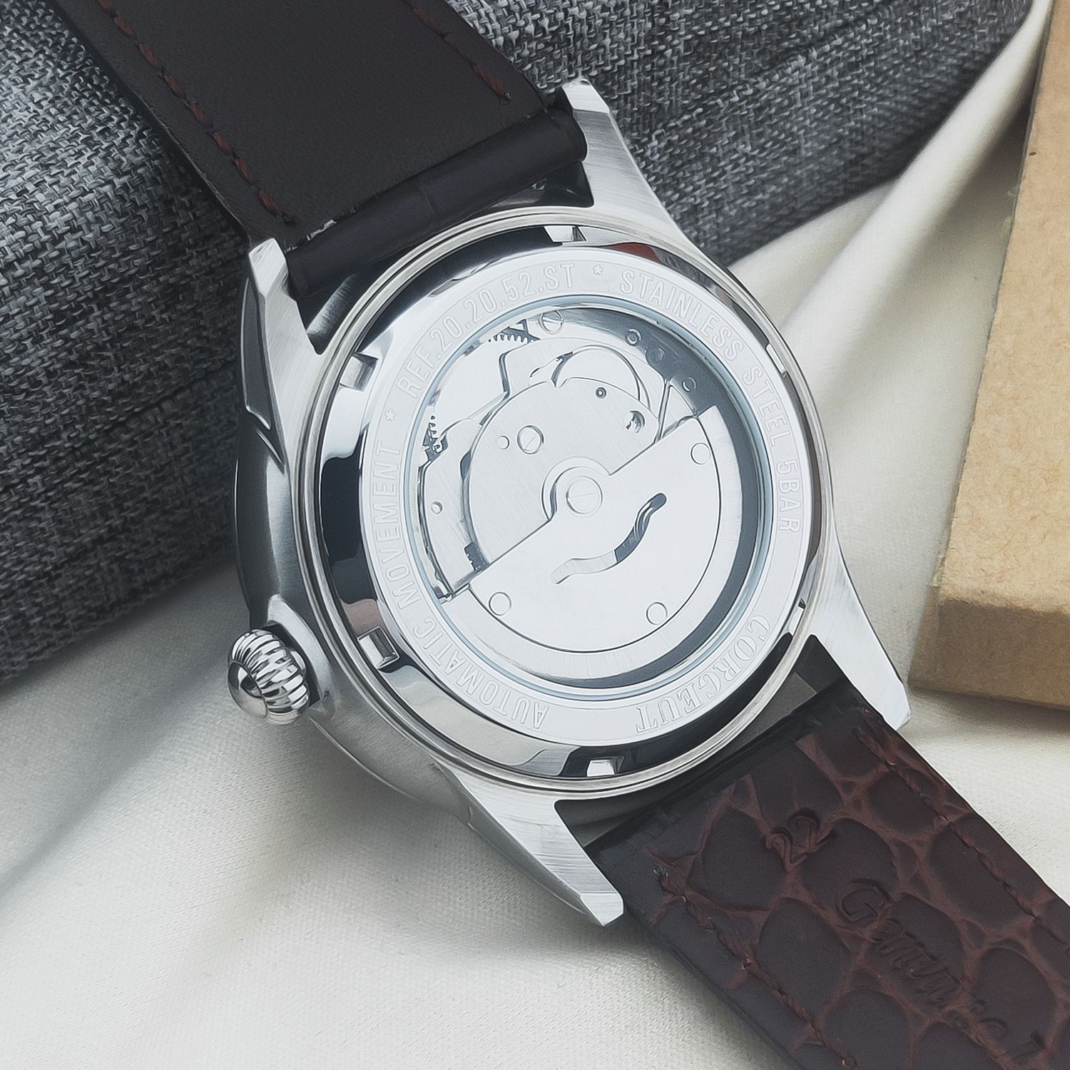 CUSTOM Logo 41mm MIYOTA8215 Au - Luxury Watch Life recensie en prijs